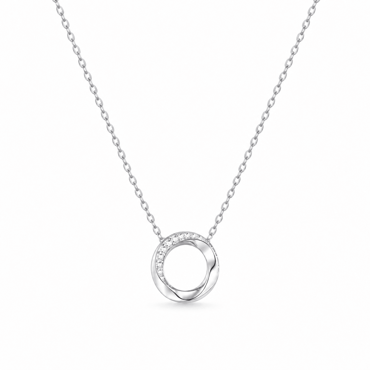 Élan Sculpted Circle Pendant